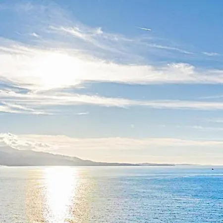 Апартаменты Sea View Riviera 5 Minutes To Promenade Free Parking Влёра