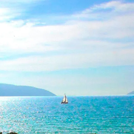 Апартаменты Sea View Riviera 5 Minutes To Promenade Free Parking Влёра